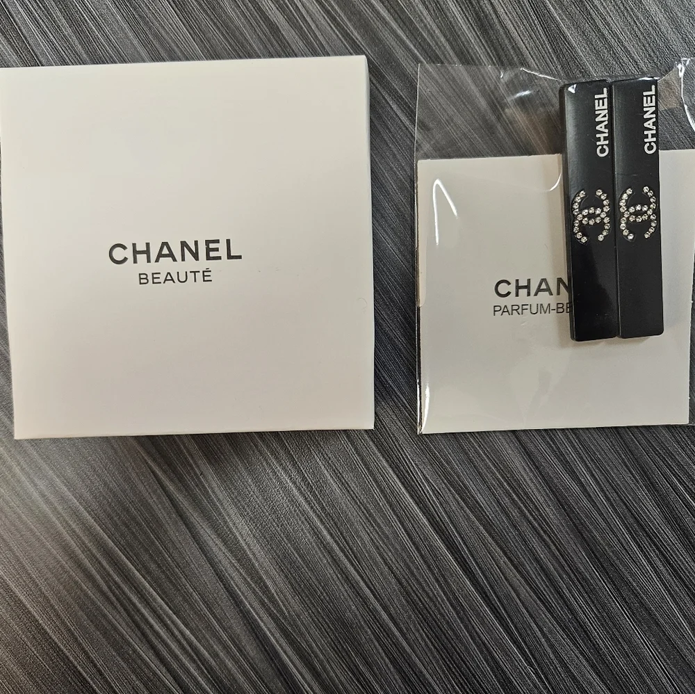 NIB Black Crystal Hair Clip Duo